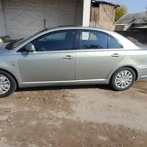 Toyota Avensis, 2005