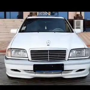 Переднее лобовое стекло от Mercedes-Benz W202