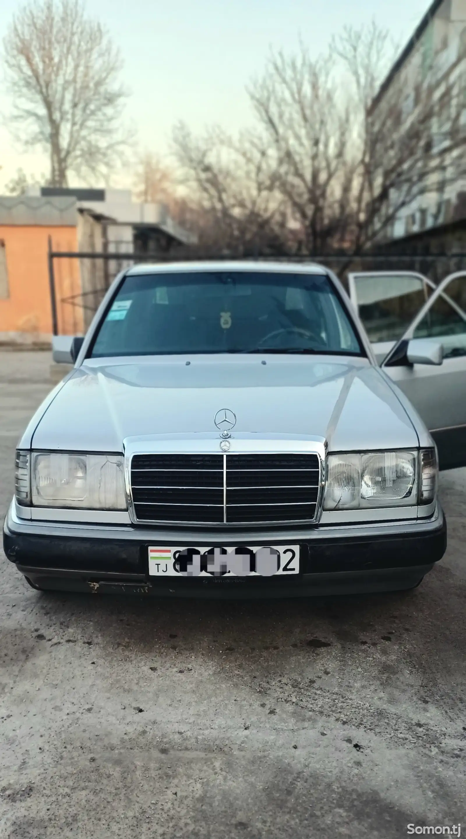 Mercedes-Benz W124, 1990-1