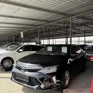 Toyota Camry, 2016