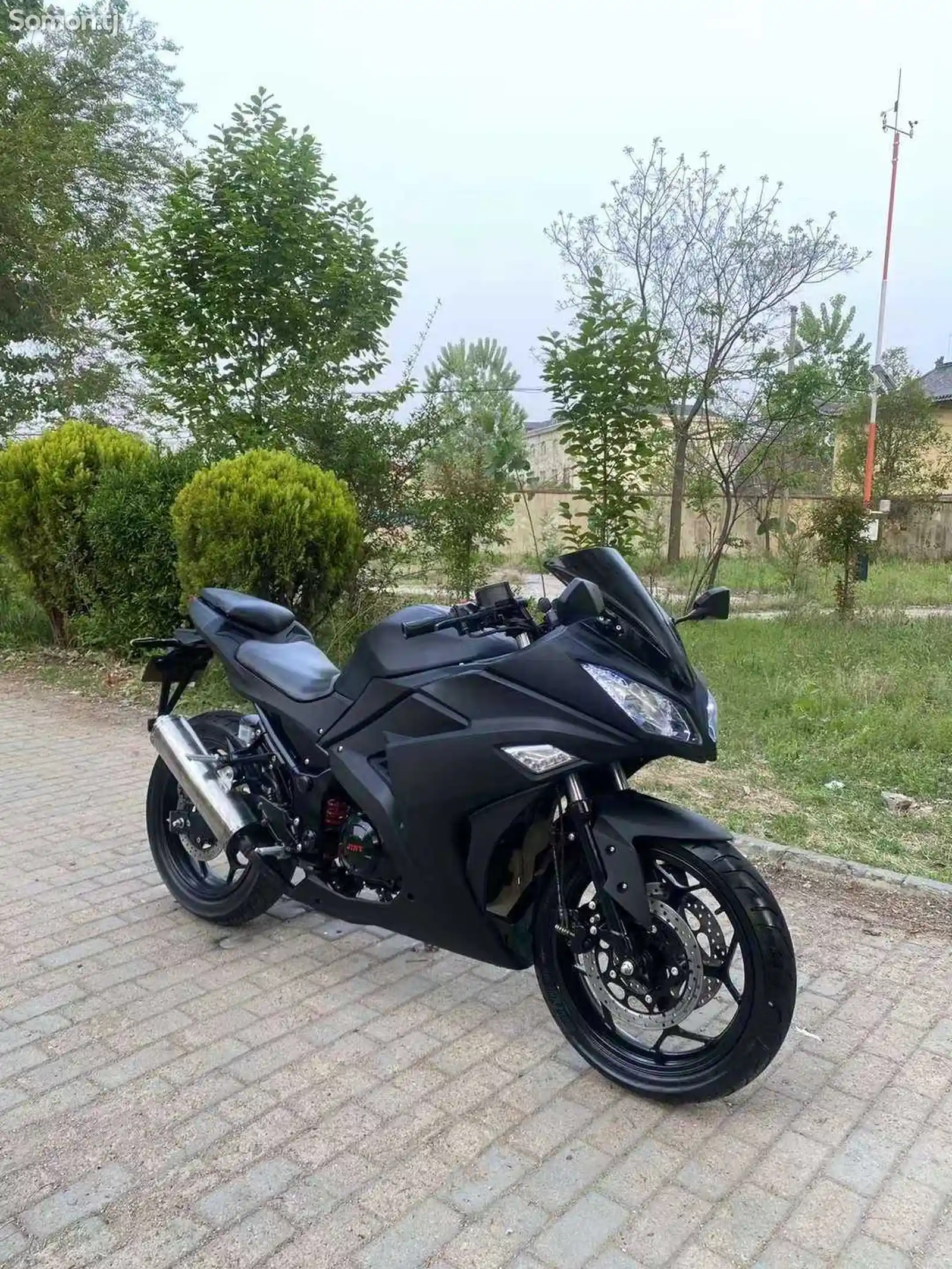 Мотоцикл Kawasaki Ninja 250cc на заказ-1