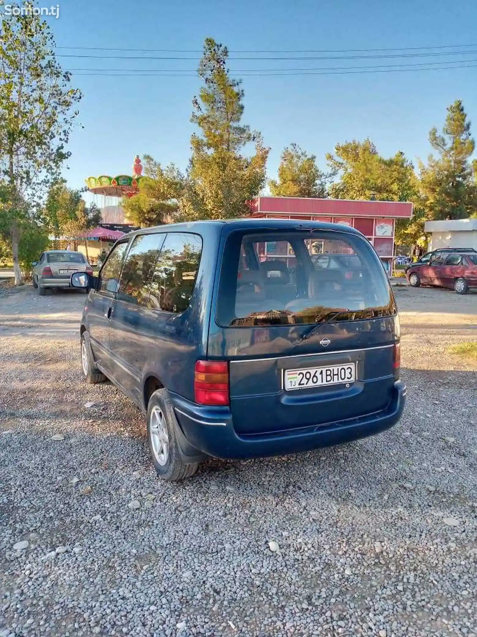 Nissan Serena, 1995-2