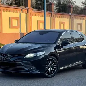 Toyota Camry, 2018