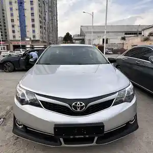 Toyota Camry, 2012