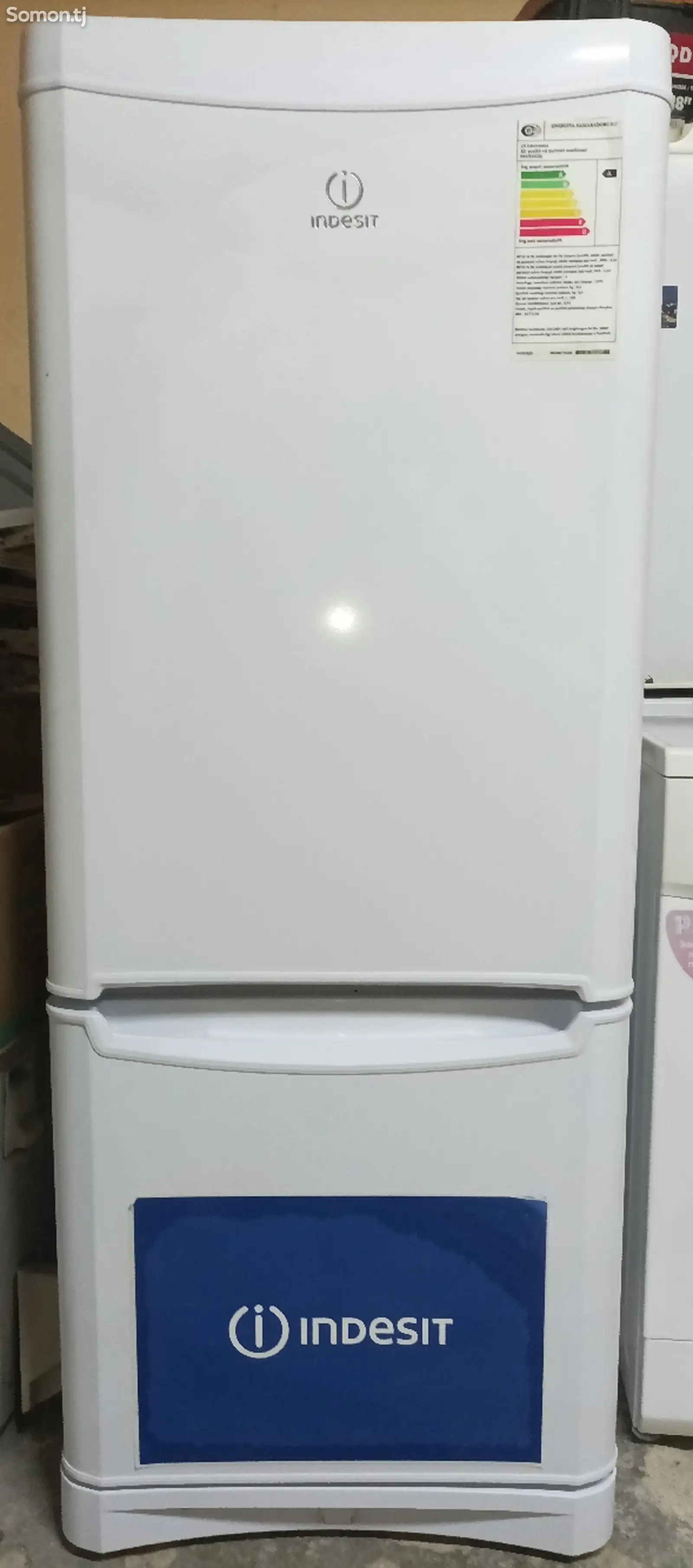 Холодильник indesit-1