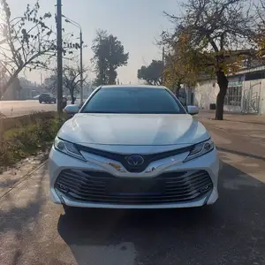 Toyota Camry, 2018