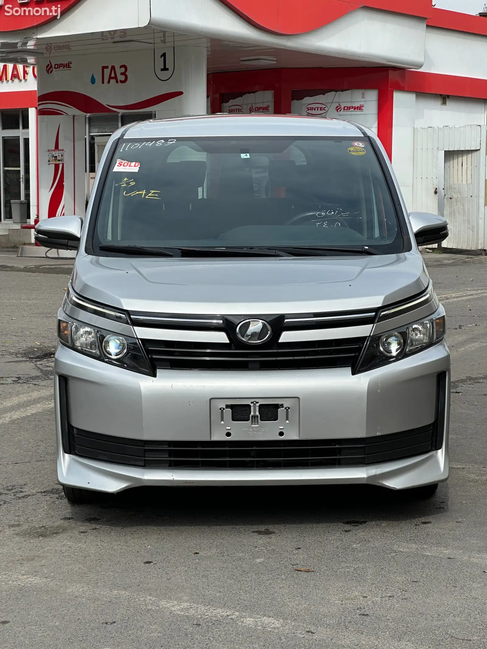 Toyota Voxy, 2014-2