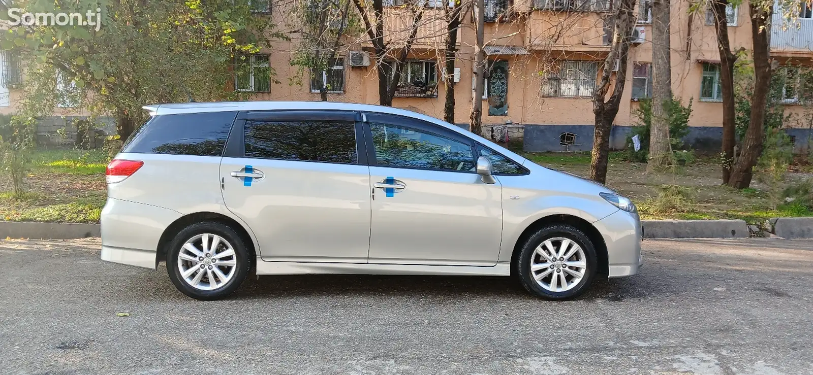 Toyota Wish, 2011-1