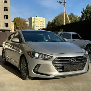 Hyundai Elantra, 2018