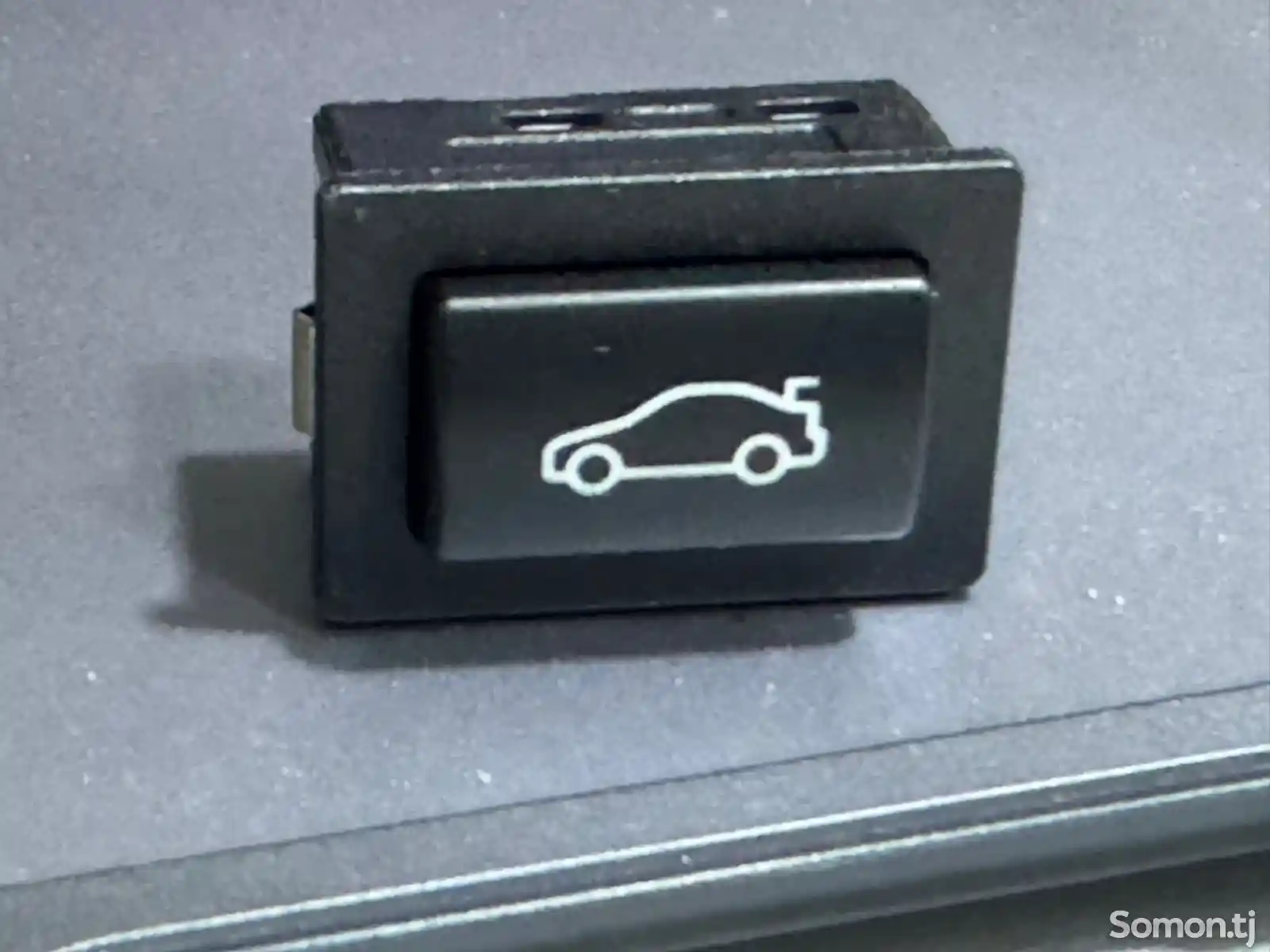 Кнопка багажа на BMW F10