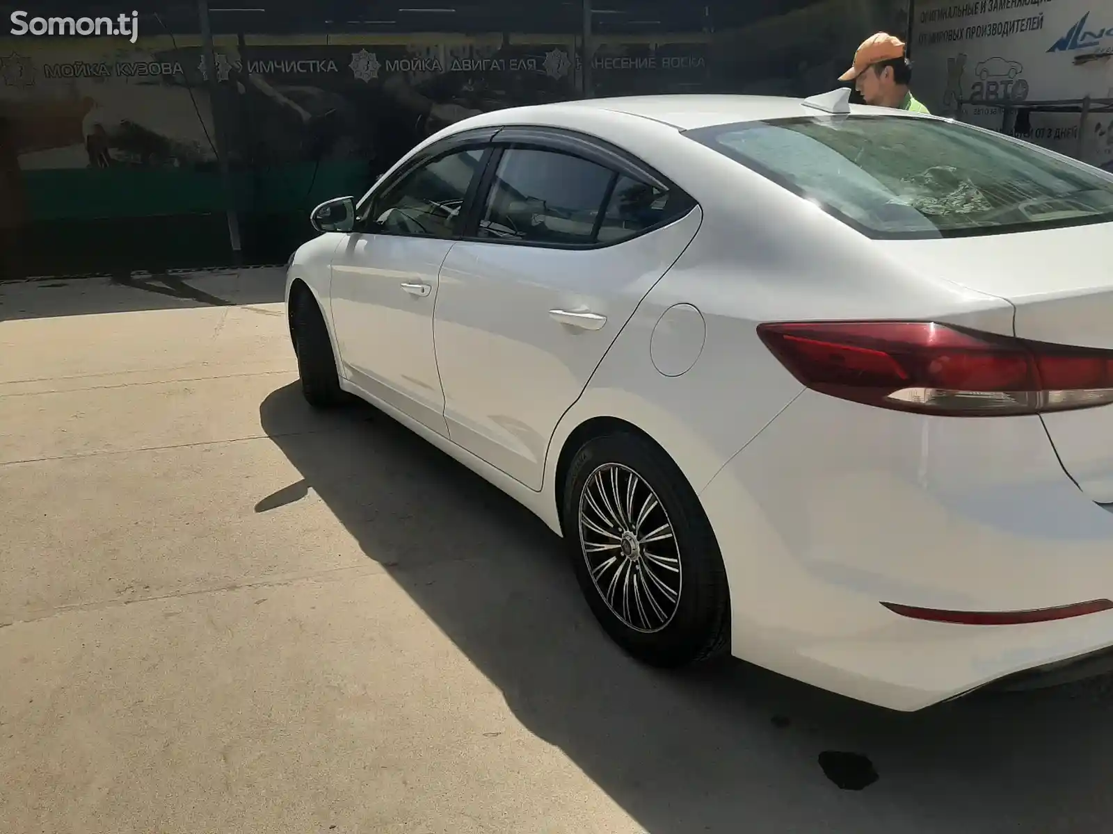 Hyundai Elantra, 2017-10