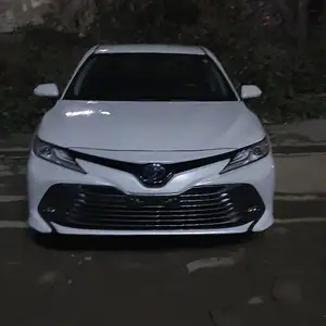 Toyota Camry, 2018