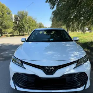 Toyota Camry, 2018