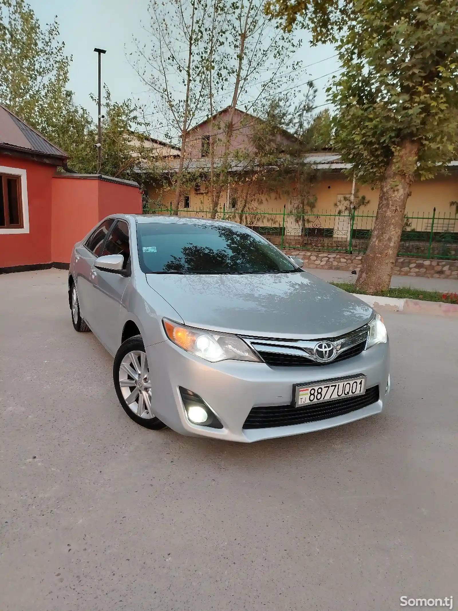 Toyota Camry, 2012-1