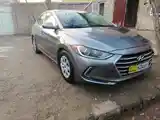 Hyundai Elantra, 2017-3