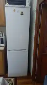 Холодильник Indesit-6