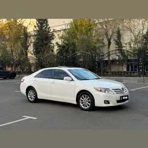 Toyota Camry, 2011