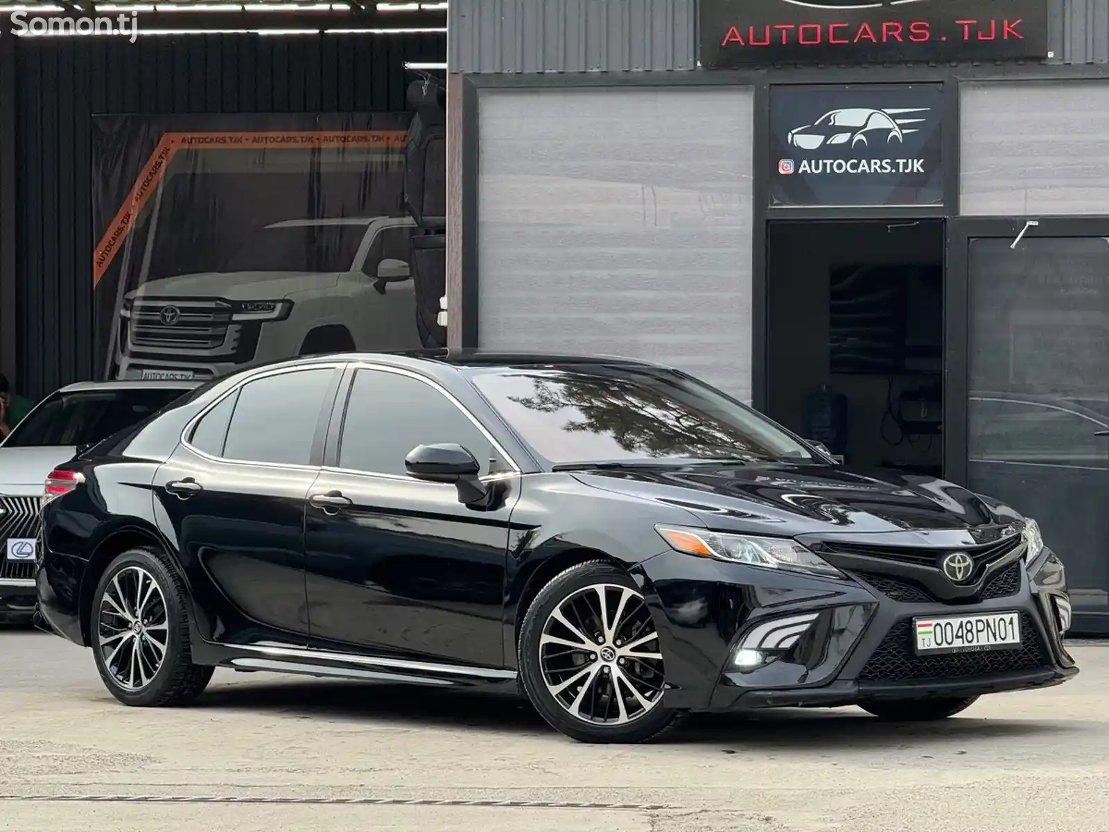 Toyota Camry, 2018-1