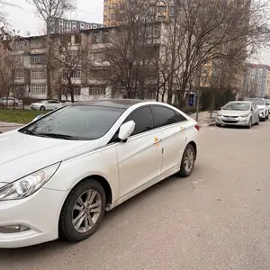 Hyundai Sonata, 2011