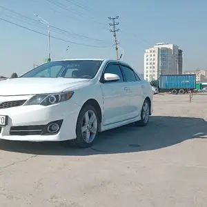 Toyota Camry, 2013