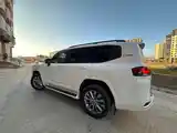 Toyota Land Cruiser, 2022-10