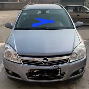 Лобовое стекло на Opel Astra H