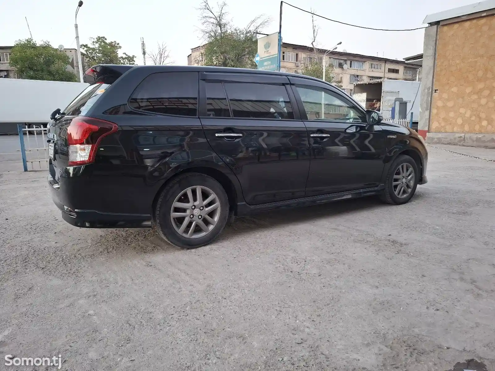 Toyota Fielder, 2015-6