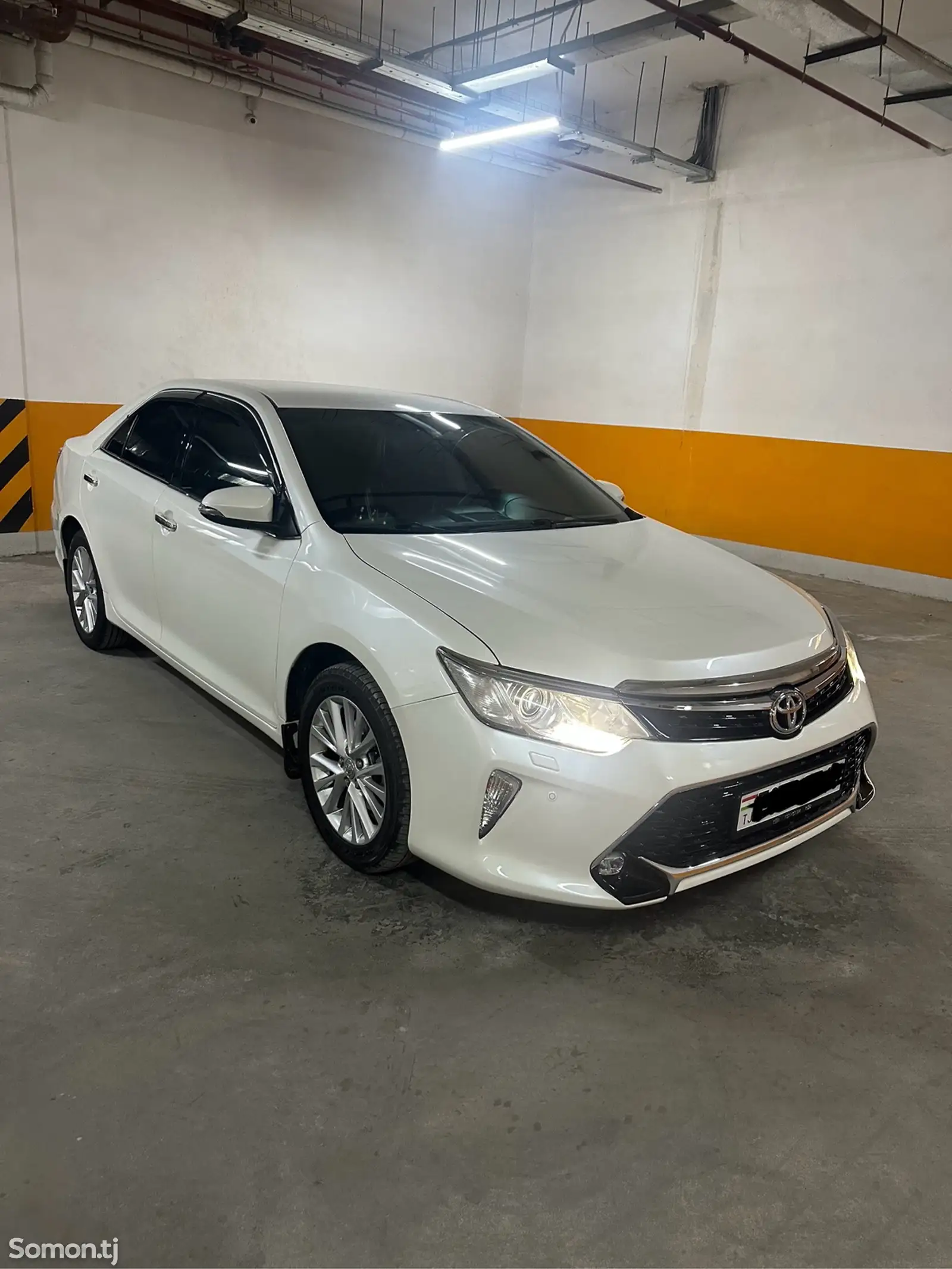 Toyota Camry, 2016-1