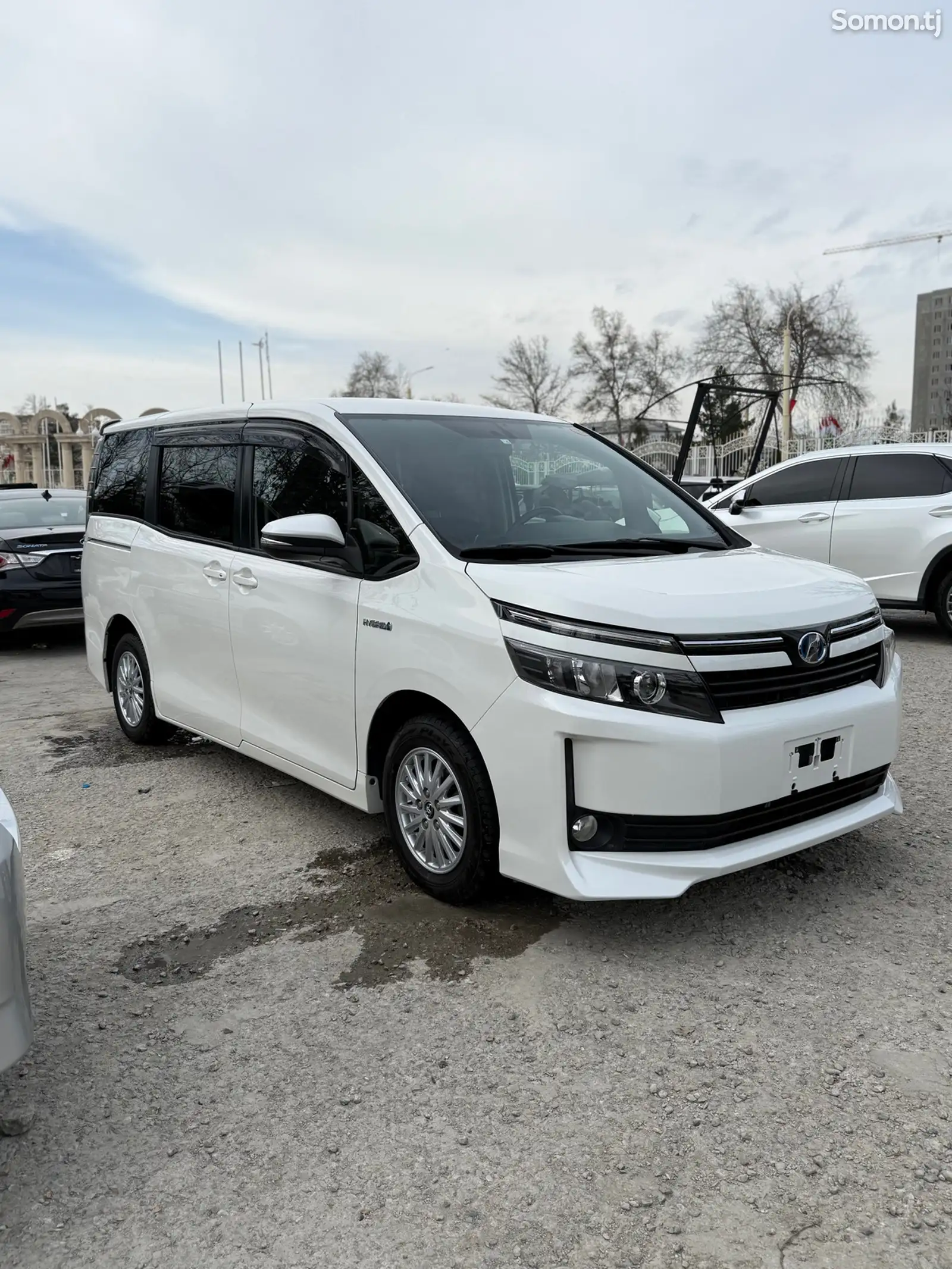 Toyota Voxy, 2014-1