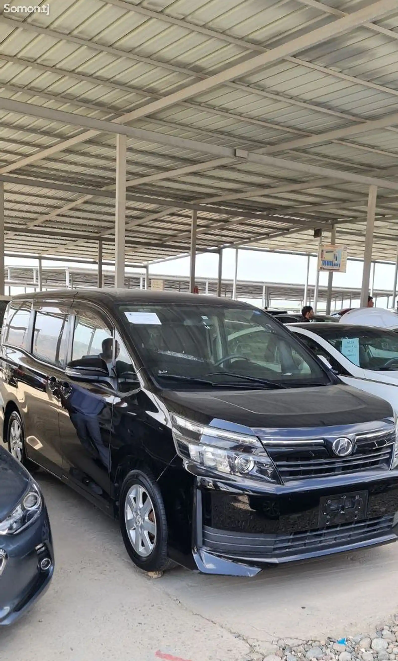 Toyota Voxy, 2014-7