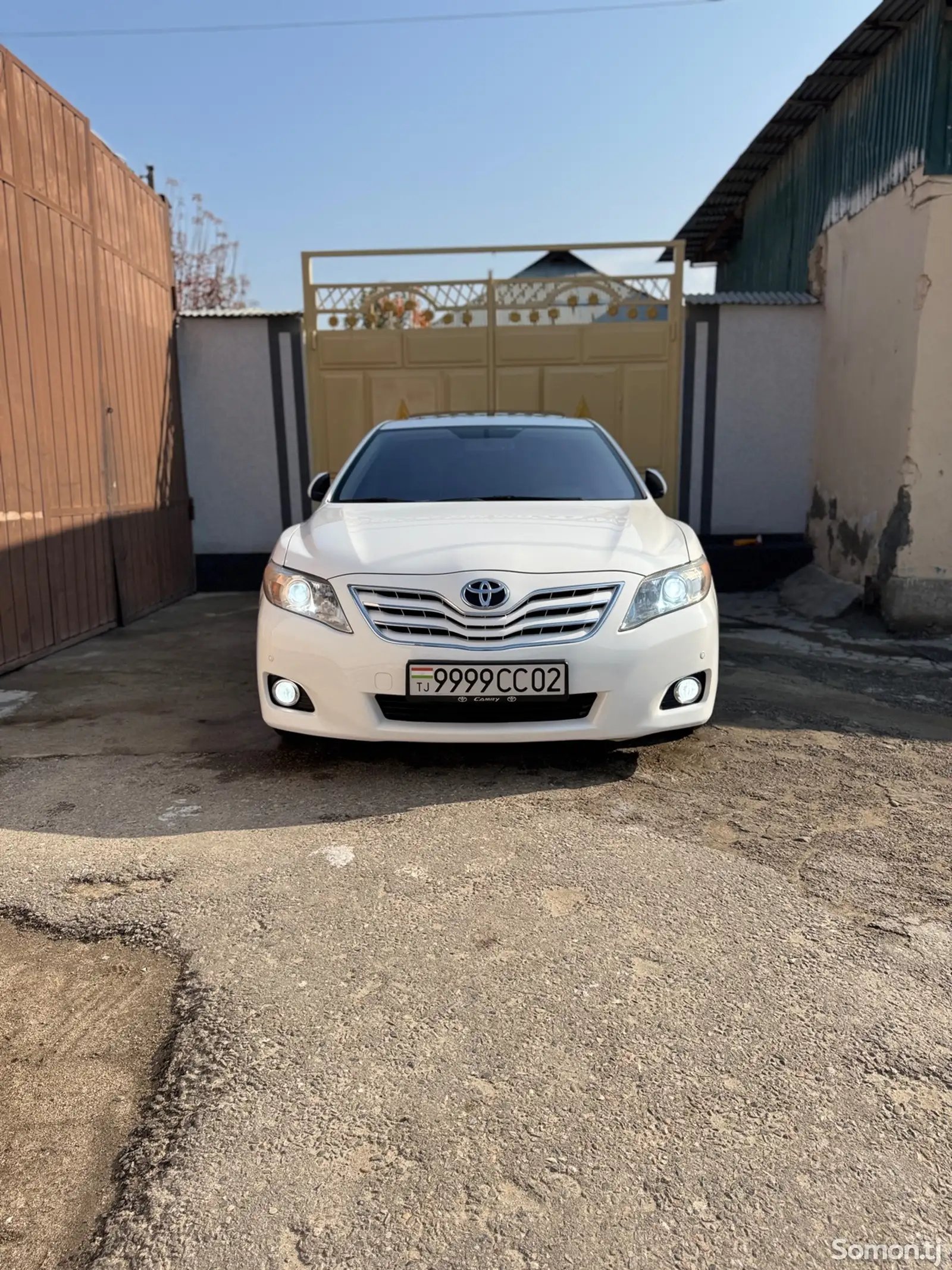 Toyota Camry, 2010-1