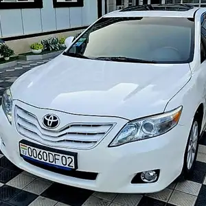 Toyota Camry, 2010