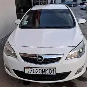 Opel Astra J, 2011