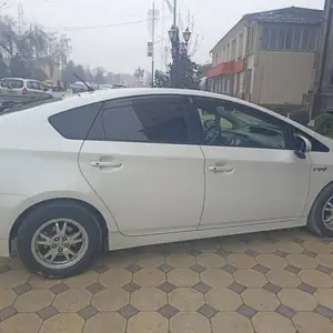 Toyota Prius, 2011