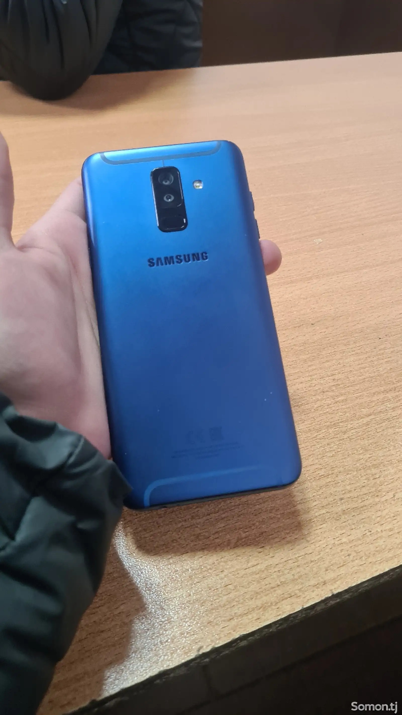 Samsung Galaxy A6+-1