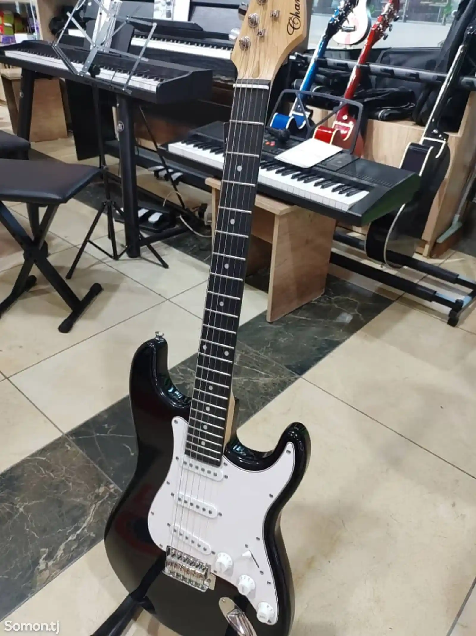 Профессиональная электрическая гитара-1