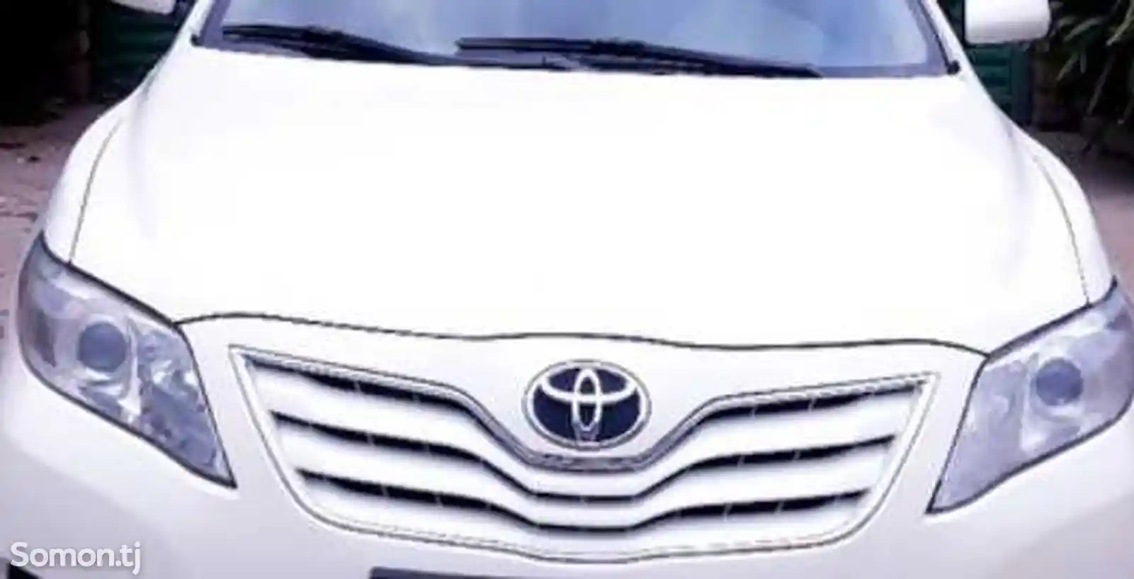 Капот на Toyota Camry 45