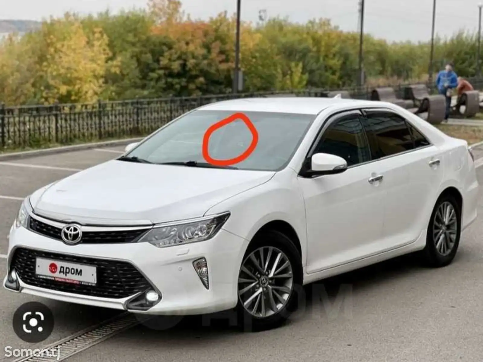 Лобовое стекло на Toyota Camry 5