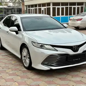 Toyota Camry, 2019