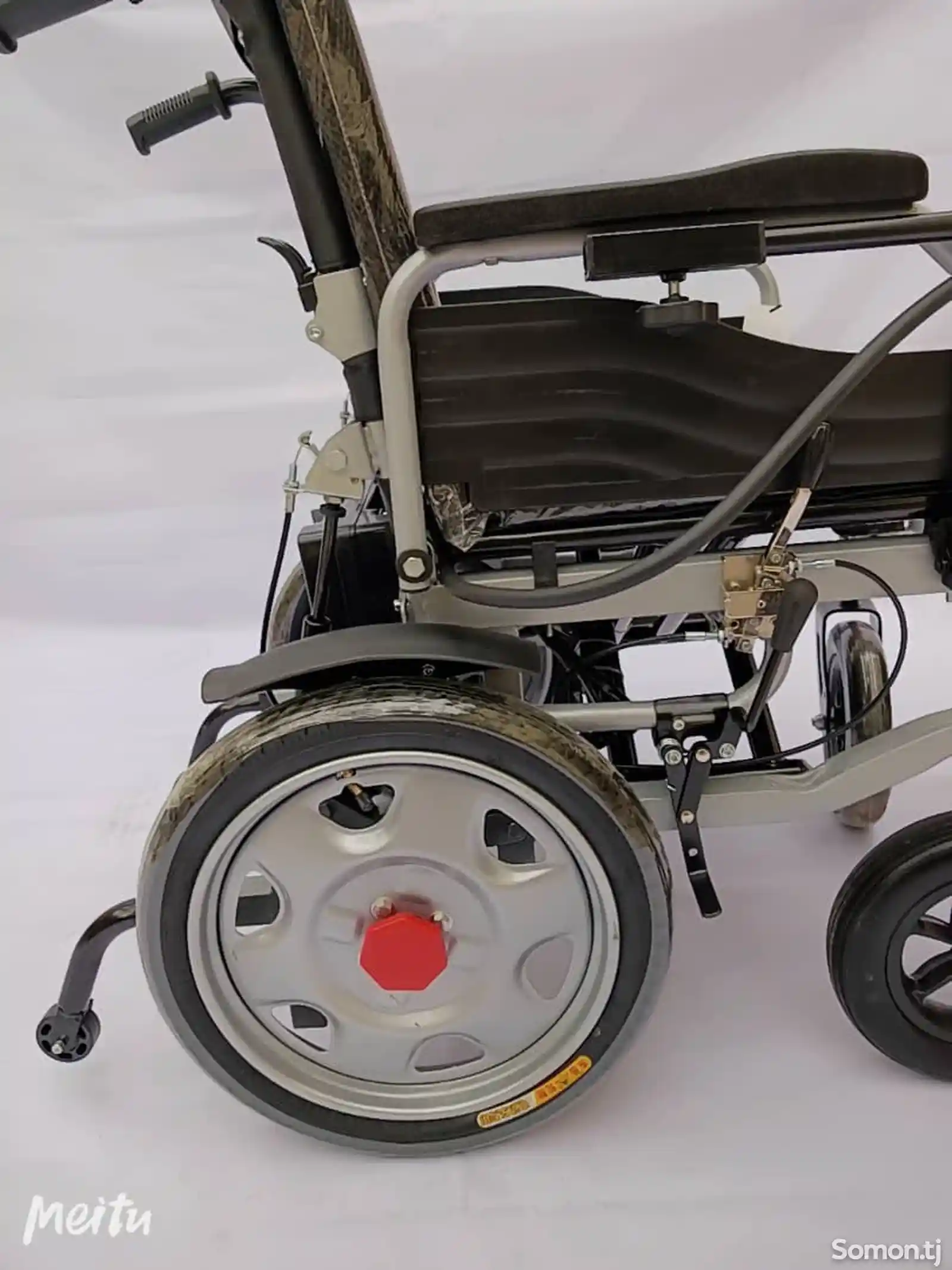 Электронная инвалидная коляска-6