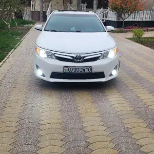 Toyota Camry, 2012