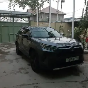 Toyota RAV 4, 2020