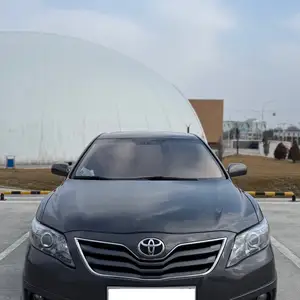 Toyota Camry, 2010