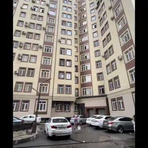 1-комн. квартира, 13 этаж, 52 м², Ашан