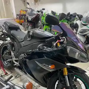 Мотоцикл Yamaha R1