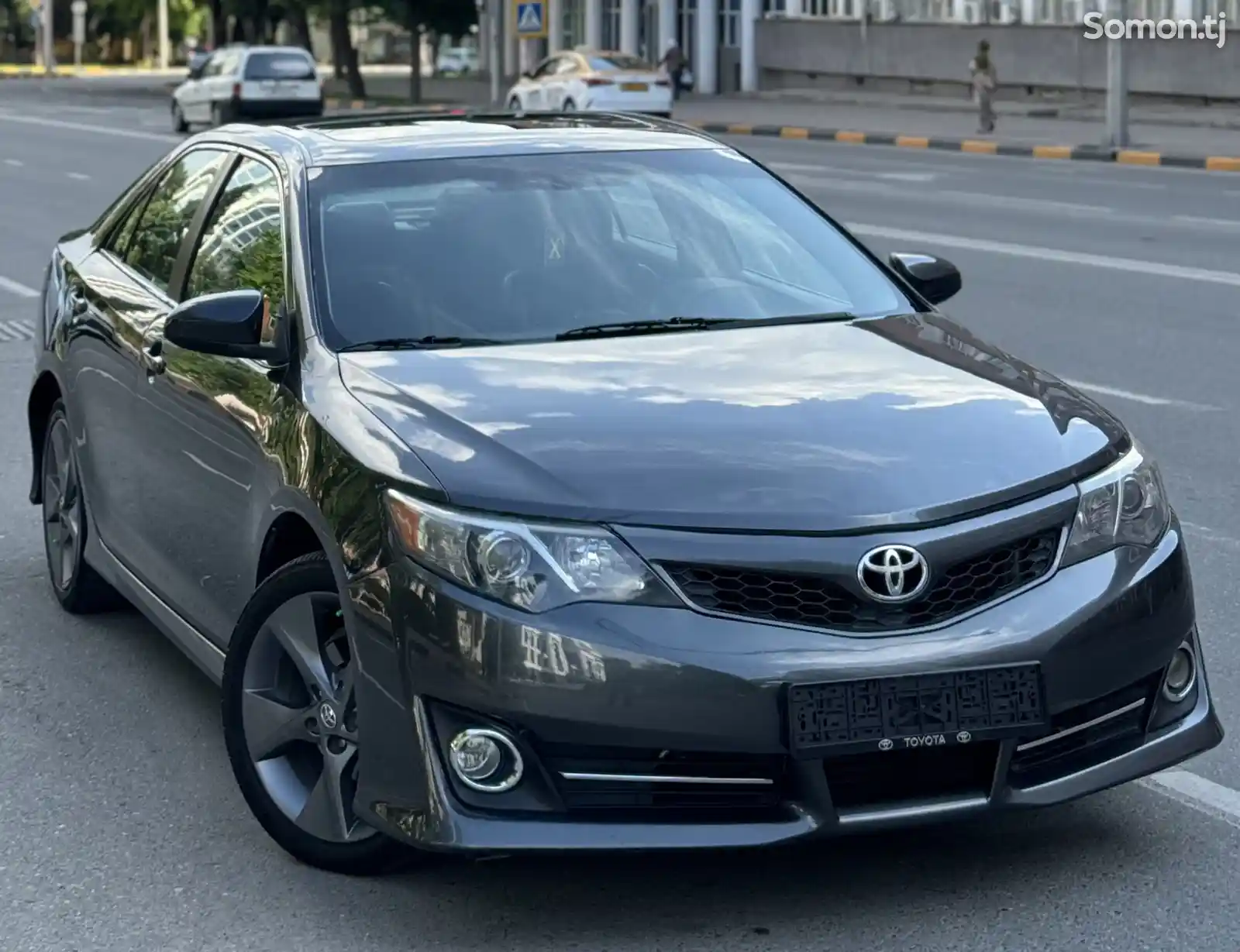 Toyota Camry, 2012-1