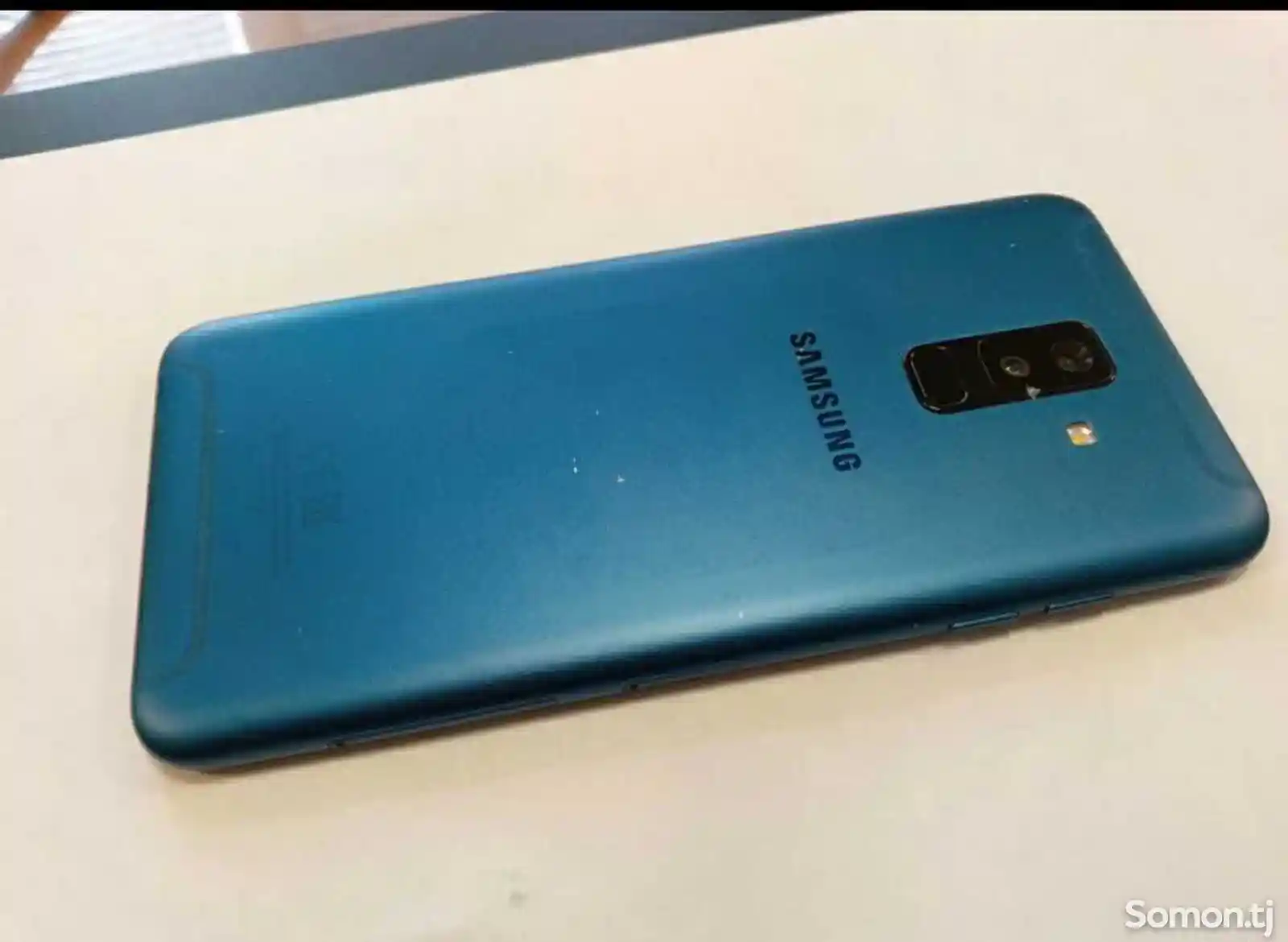 Samsung Galaxy A6+-2