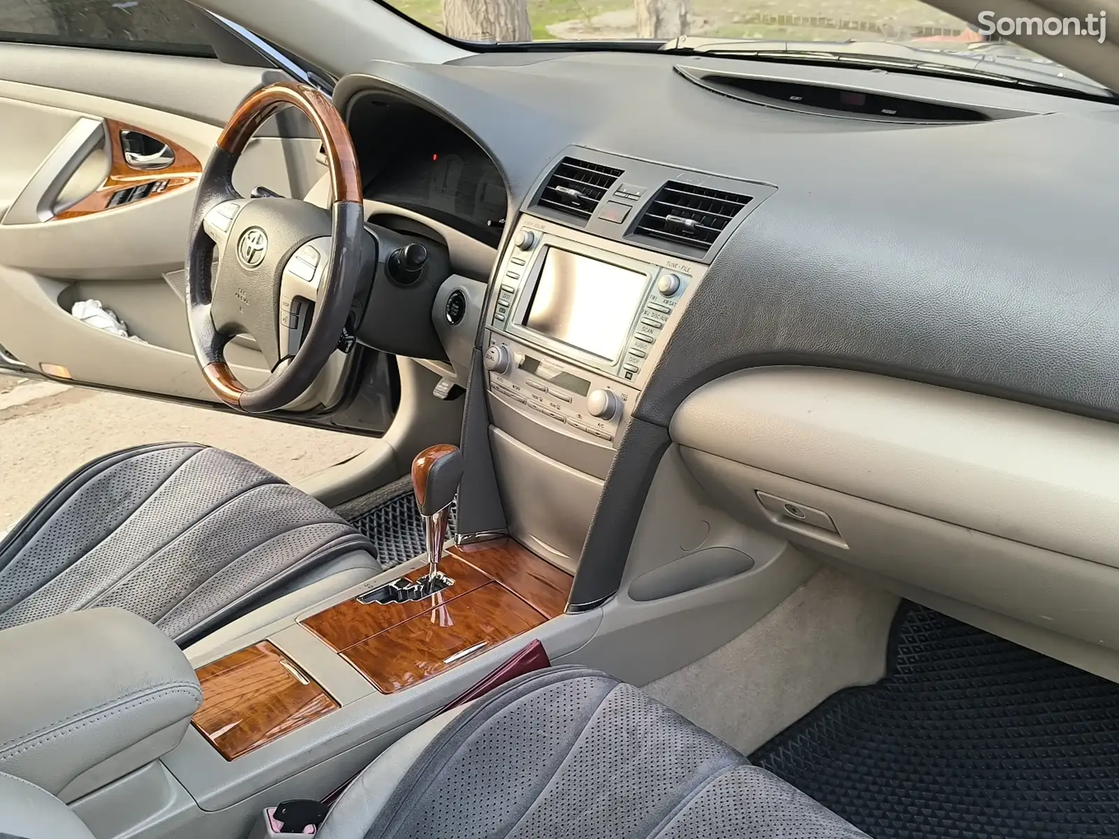 Toyota Camry, 2010-1