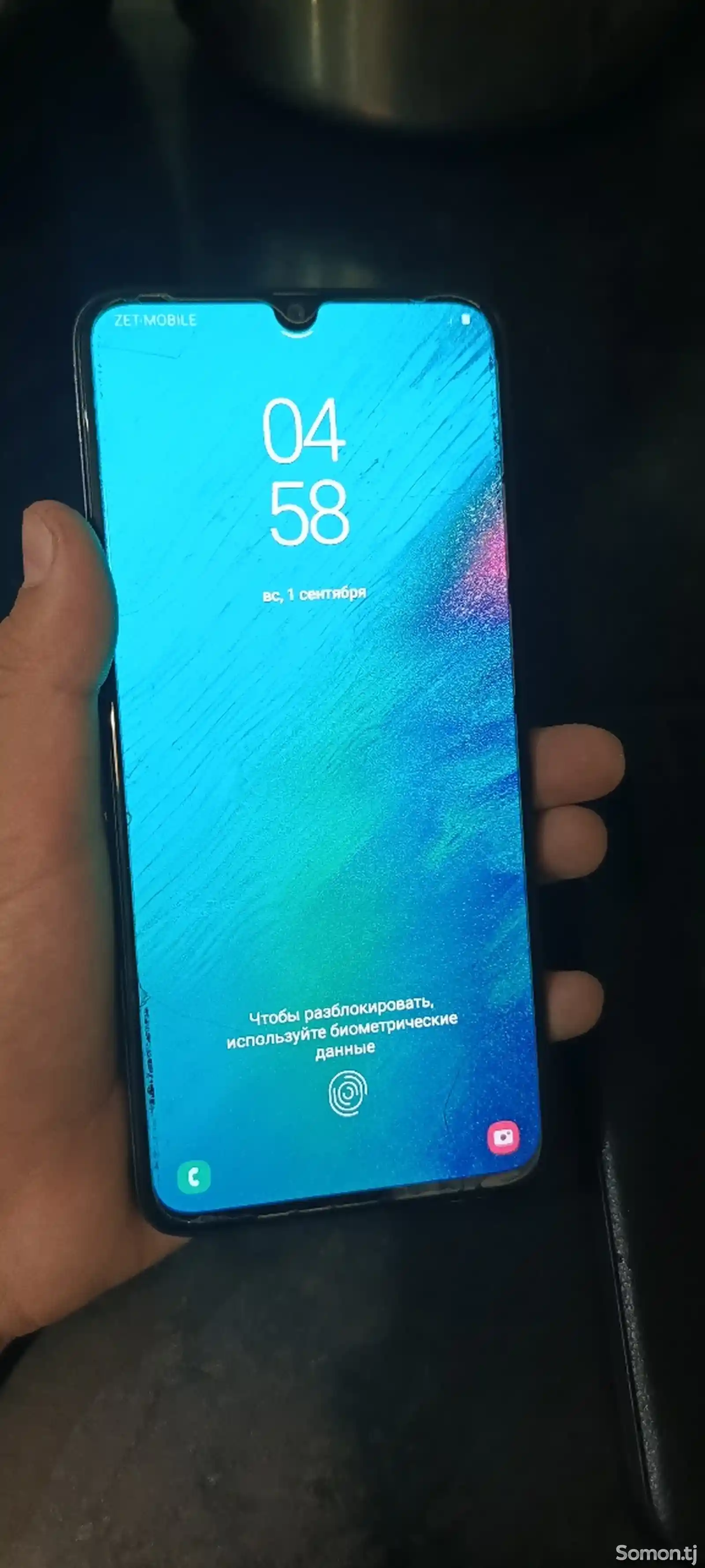 Samsung Galaxy A70-1