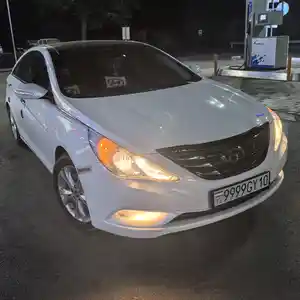 Hyundai Sonata, 2011